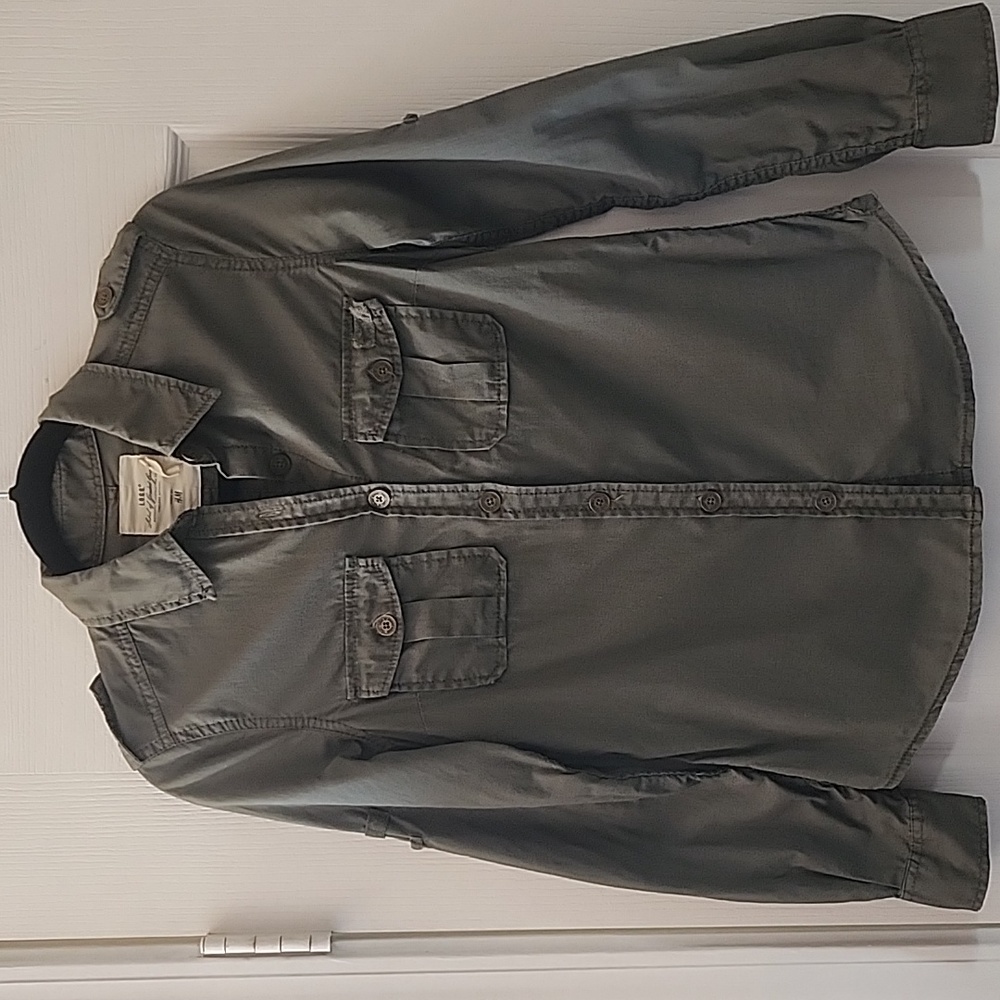 H&M green button-up size 4